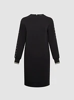 Robe à détails de clous au manches