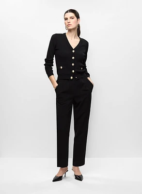 Cardigan à boutons dorés et pantalon droit