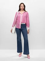 Blouse en crêpe et jean évasé