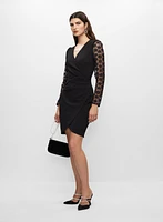 Robe tulipe avec manches en dentelle
