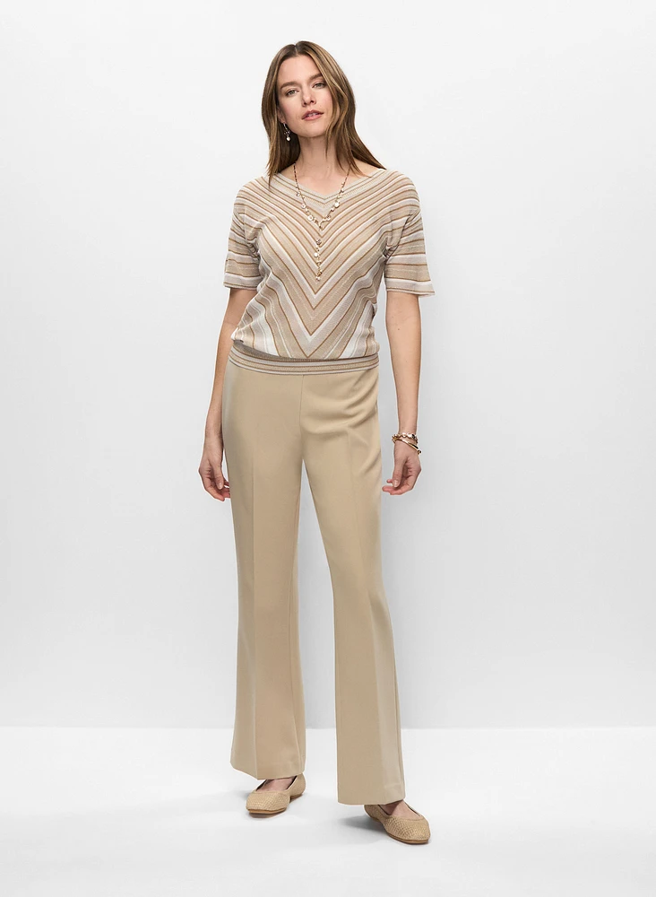 Pull à motif V et pantalon évasé