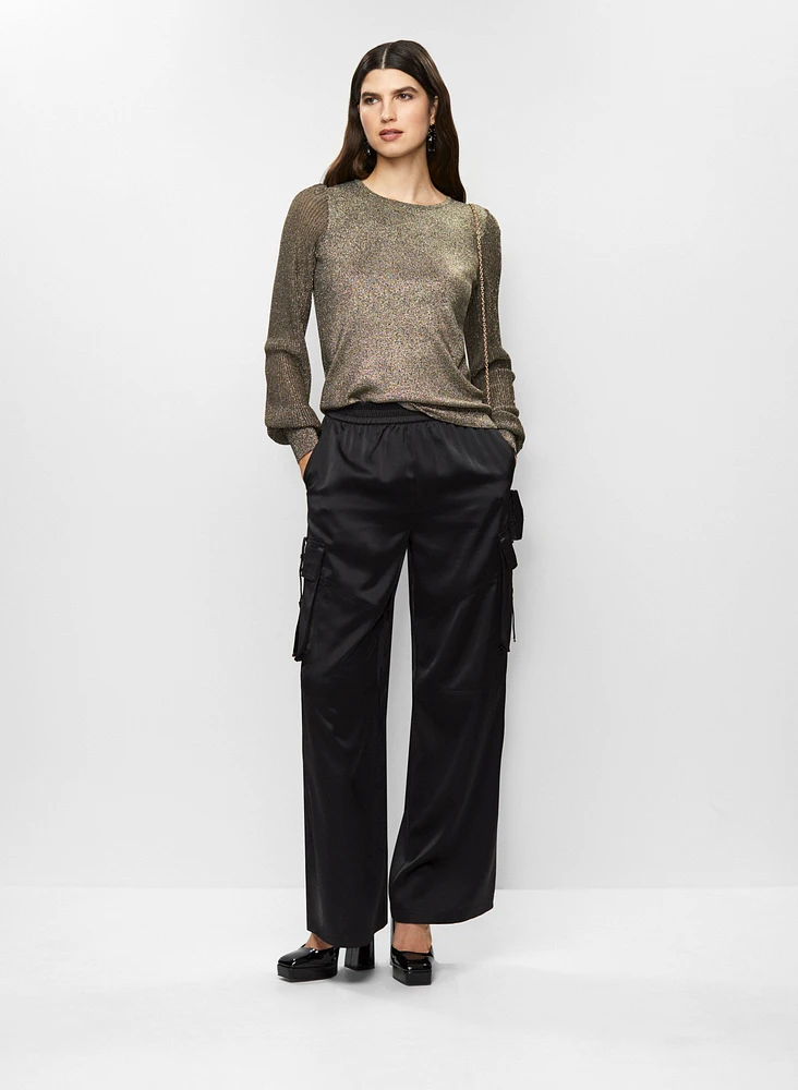 Pull en lurex et pantalon cargo satiné