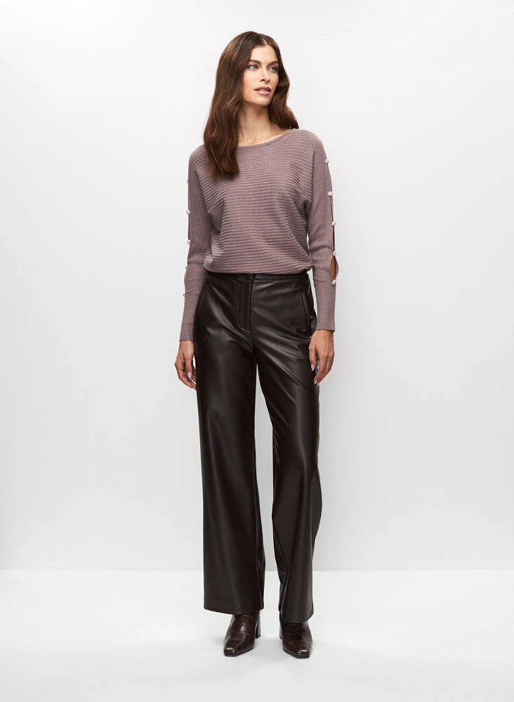 Pull ajouré et pantalon en cuir végane