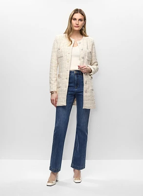 Veste en tissu bouclé et jean semi évasé