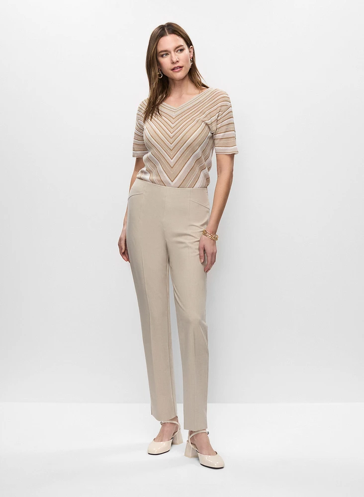 Pull à rayures et pantalon droit