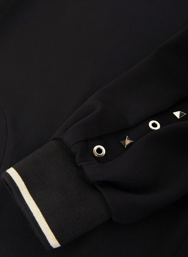 Robe à détails de clous au manches