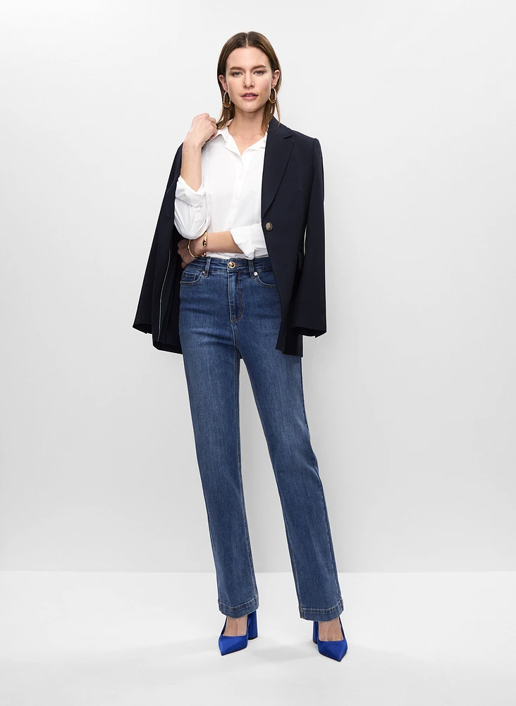 Veste mi-longue et jean semi-évasé