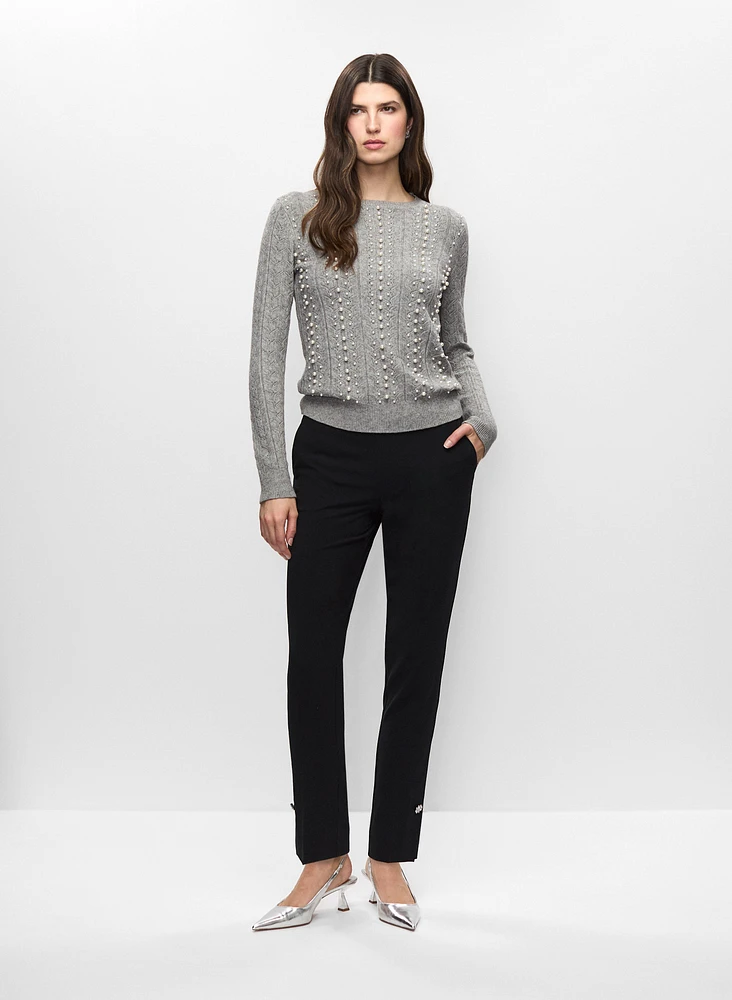 Pull à détails perlés et pantalon étroit