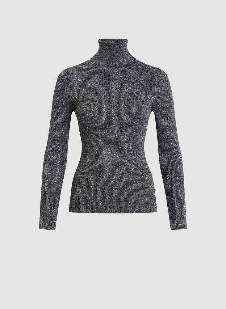 Pull à col roulé et tricot côtelé