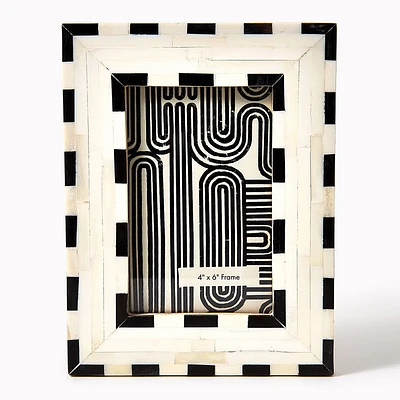Black and White Striped Border 4x6 Frame