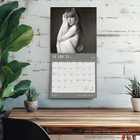 Taylor Swift Bilingual 2026 Wall Calendar