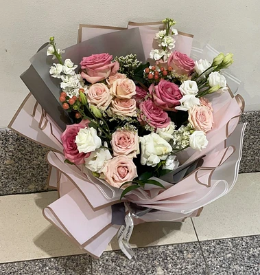 Champagne Pop Bouquet - Fresh Flowers