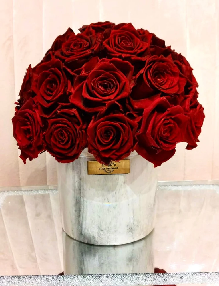 Super Dome in Marble Vase
