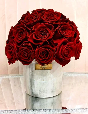 Super Dome in Marble Vase