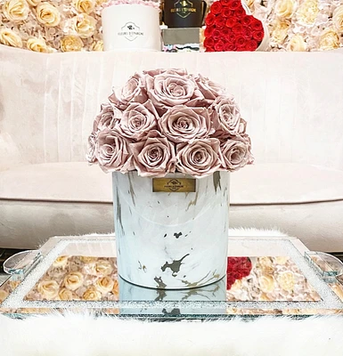 Dome in Marble Vase