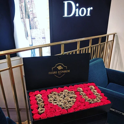 Ultimate Love Box - 100+ Roses