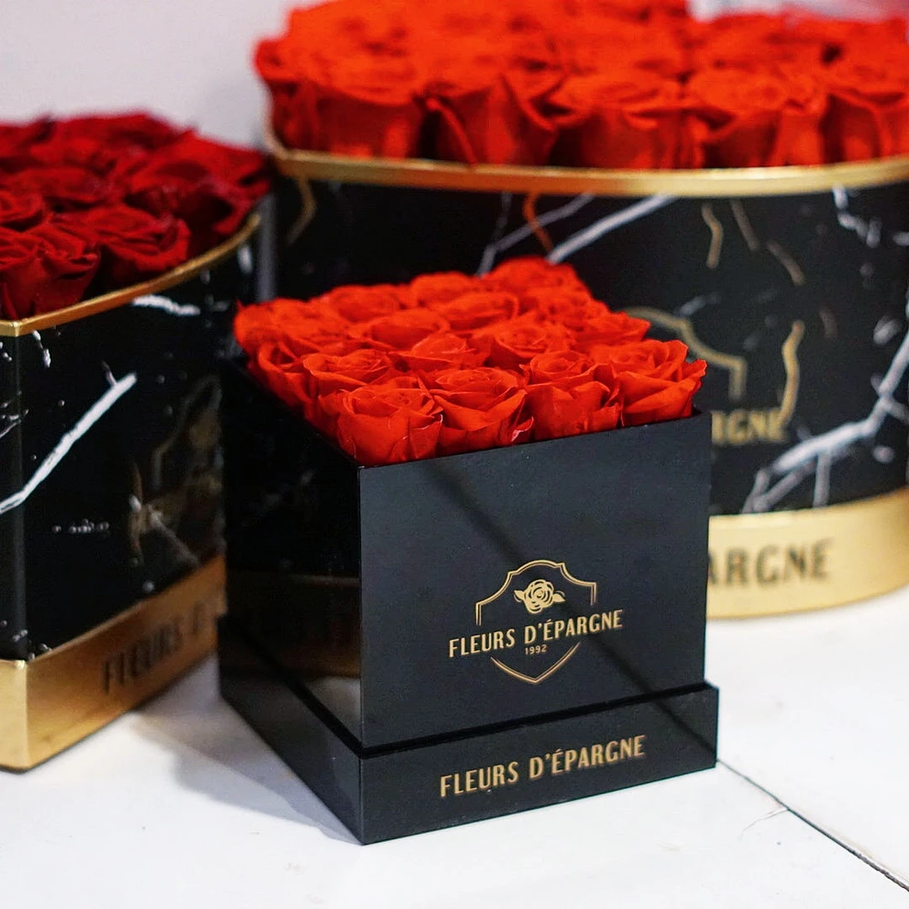 Sweet Deluxe 16-Mini Roses (10x10cm box)