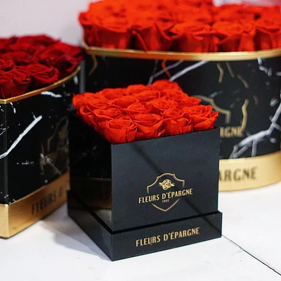 Sweet Deluxe 16-Mini Roses (10x10cm box)