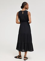 Robe longue à volants et col licou en dentelle
