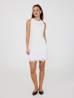Robe fourreau en dentelle sans manches