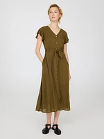 Robe mi-longue boutonnée à manches flottantes
