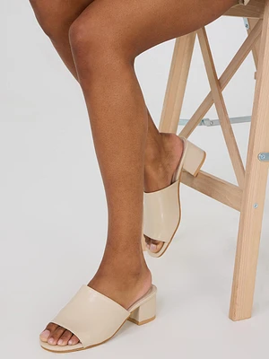 Sandale en faux cuir