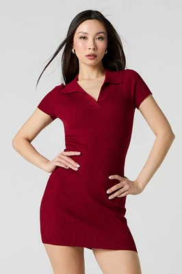 Minirobe en tricot côtelé avec col