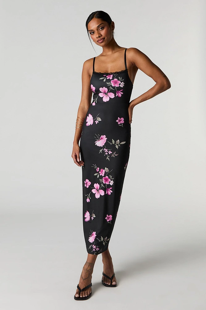 Robe midi profilée avec liséré de dentelle