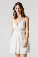 Minirobe nuisette à col en V et bordure de dentelle