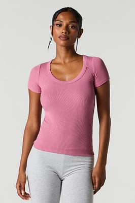 T-shirt côtelé à encolure dégagée