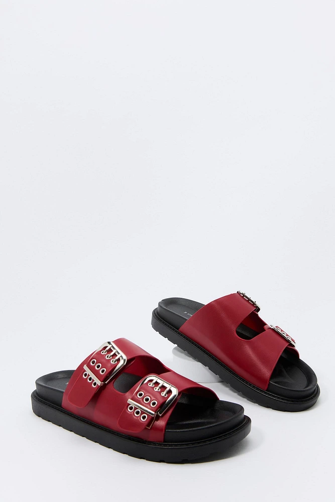 Sandales avec boucles et oeillets