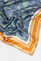 charpe multifaçons en satin avec bordure à motif cachemire