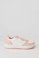 Classic Low Top Lace Up Sneaker
