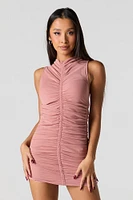 Minirobe sans manches ruchée en filet