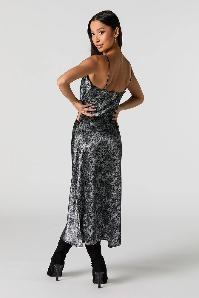 Robe midi en satin avec col châle