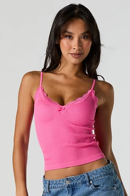 Camisole côtelée sans couture avec liséré de dentelle et encolure en V