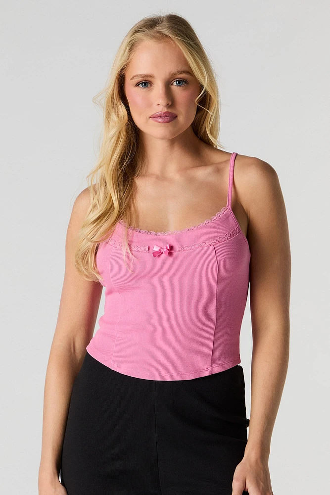 Camisole côtelée à col rond bordure en dentelle