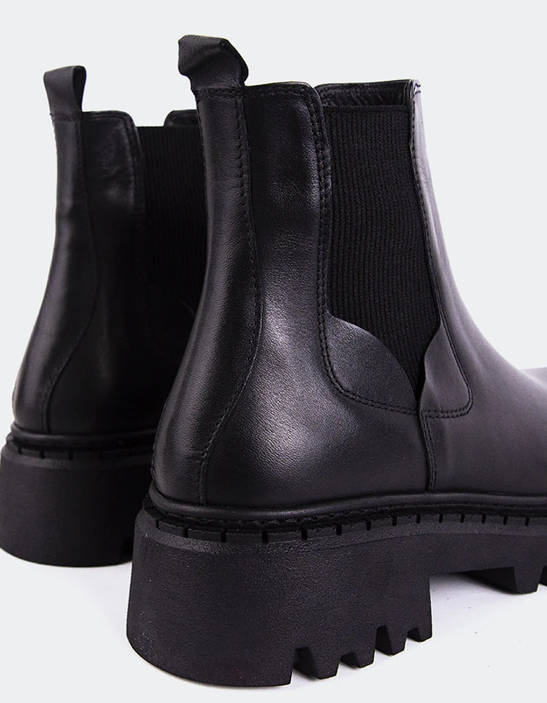 Hayes Black Leather