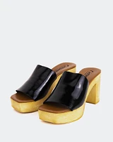 Snicker Black Leather