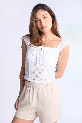Haut en broderie anglaise