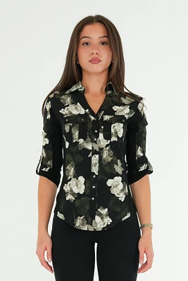 Fitted blouse with pockets