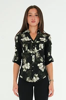 Fitted blouse with pockets