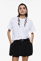 T-shirt avec foulard