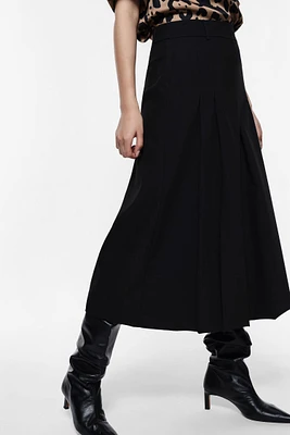 Pleated Cropped Trousers