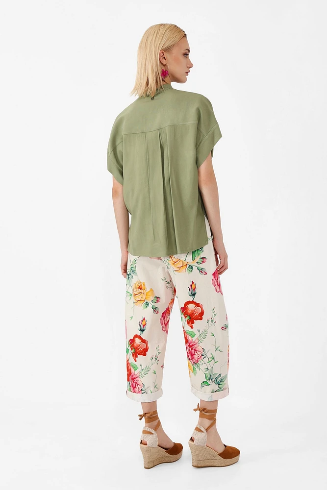 Pantalon court à fleurs