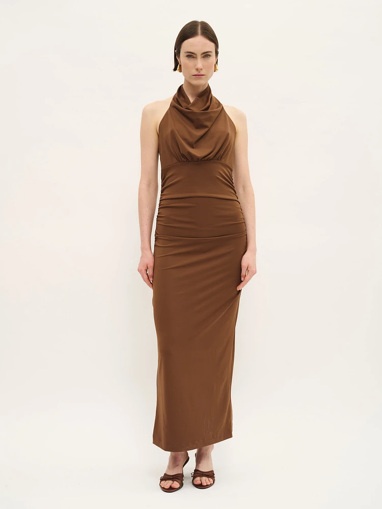 Robe longue drapée dos nu