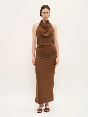 Robe longue drapée dos nu