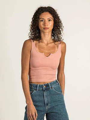 Dynamic Rib Center Cut Crop Tank - Clearance