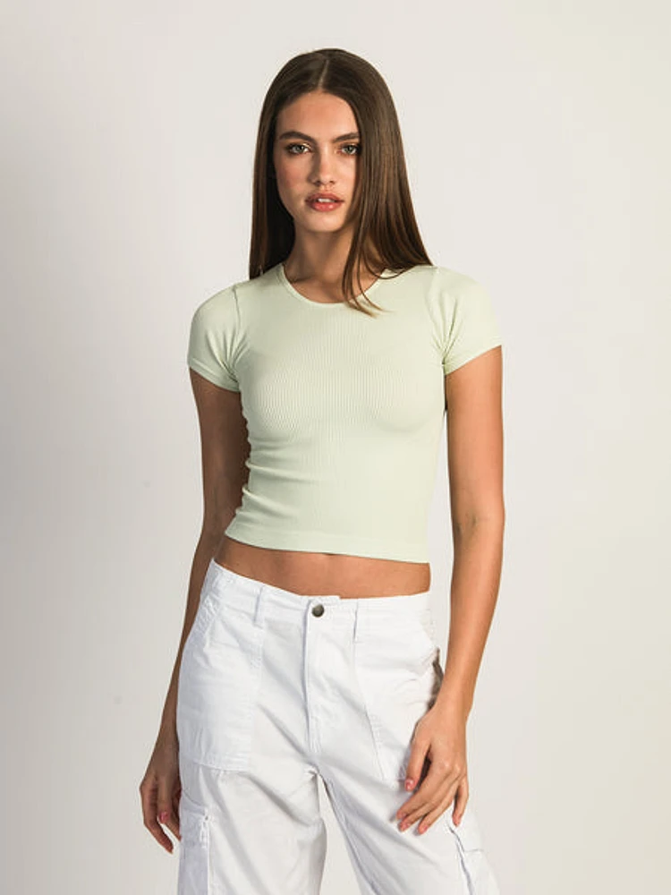 Harlow Ribbed Seamless Tee - Sage