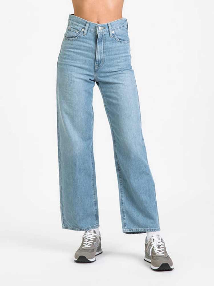 Levis High Waist Straight - Clearance